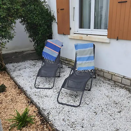 Charmante Maison Pres Et Port