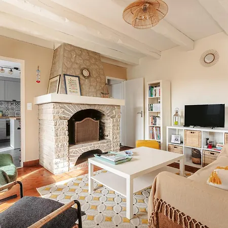 Holiday home Charmante Maison Pres Et Port